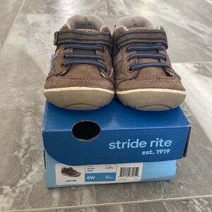 Stride Rite Artie in Truffle Color- Size 4